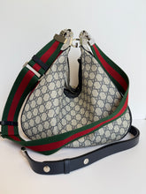 Load image into Gallery viewer, Gucci Medium Attache Shoulder bag / crossbody
