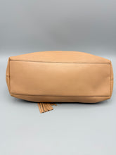 Load image into Gallery viewer, Gucci Beige Shoulder on Chain Soho bag