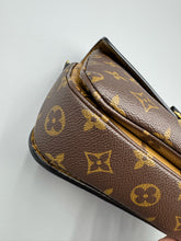 Load image into Gallery viewer, Louis Vuitton Reverse Pochette Metis Monogram with strap