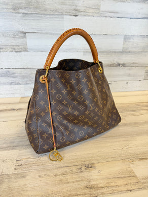 Louis Vuitton Artsy MM monogram with charm