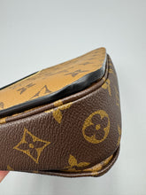 Load image into Gallery viewer, Louis Vuitton Reverse Pochette Metis Monogram with strap