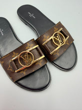 Load image into Gallery viewer, Louis Vuitton Leather Logo sandals - size 38