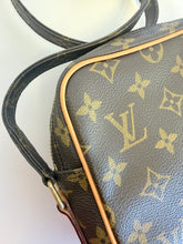 Load image into Gallery viewer, Louis Vuitton Amazone monogram crossbody