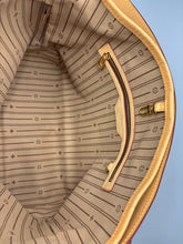 Load image into Gallery viewer, Louis Vuitton Delightful PM monogram