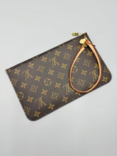 Load image into Gallery viewer, Louis Vuitton Neverfull Monogram pouch with strap