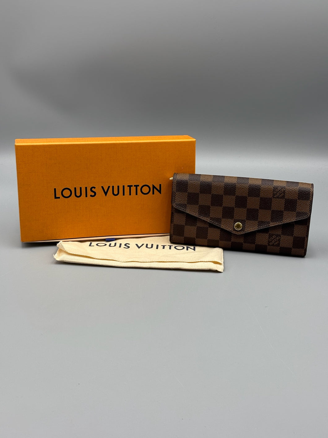 Louis Vuitton NM Sarah 16 card wallet ebene