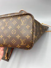 Load image into Gallery viewer, Louis Vuitton Neverfull MM monogram with tangerine with pouch