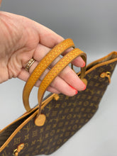 Load image into Gallery viewer, Louis Vuitton Neverfull MM monogram with pouch