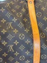 Load image into Gallery viewer, Louis Vuitton Keepall 55 Bandouliere bag with non braned strap