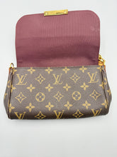 Load image into Gallery viewer, Louis Vuitton Favorite PM monogram crossbody with chain