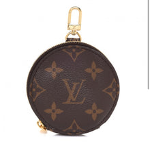 Load image into Gallery viewer, Louis Vuitton circle pouch clip on