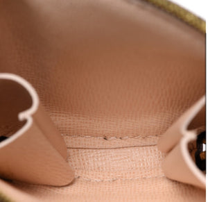 Louis Vuitton circle pouch clip on