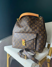 Load image into Gallery viewer, Louis Vuitton Metis Hobo with strap
