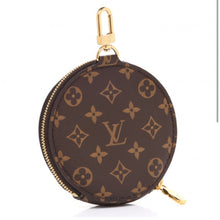 Load image into Gallery viewer, Louis Vuitton circle pouch clip on