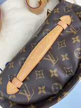 Load image into Gallery viewer, Louis Vuitton Bum Bag monogram