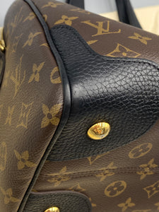 Louis Vuitton Retiro NM monogram with black and strap