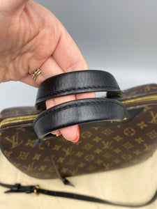 Louis Vuitton Retiro NM monogram with black and strap