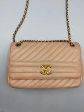 Load image into Gallery viewer, Chanel Stitched Medium Flap Chain bag