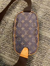 Load image into Gallery viewer, Louis Vuitton Gange sling bag Monogram