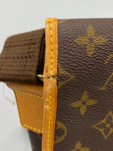 Load image into Gallery viewer, Louis Vuitton Bosphore monogram crossbody