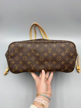 Load image into Gallery viewer, Louis Vuitton Neverfull MM monogram