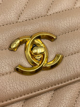 Load image into Gallery viewer, Chanel Stitched Medium Flap Chain bag