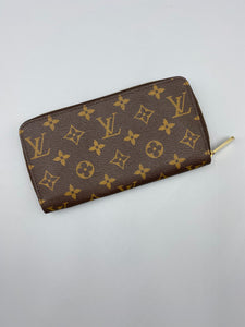Louis Vuitton Zippy Monogram wallet
