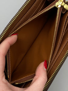 Louis Vuitton Zippy Monogram wallet