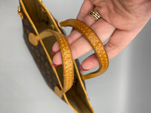 Load image into Gallery viewer, Louis Vuitton Neverfull PM monogram