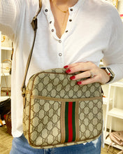 Load image into Gallery viewer, Gucci Vintage GG plus shoulder bag